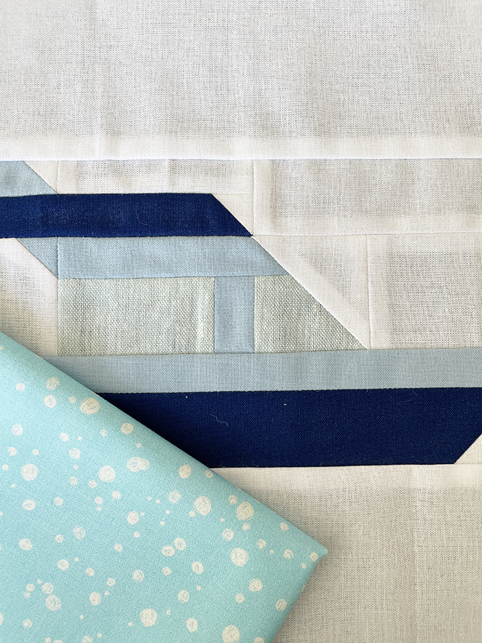 Yacht Quilt Block im Anschnitt mit blauem Stoffstück 