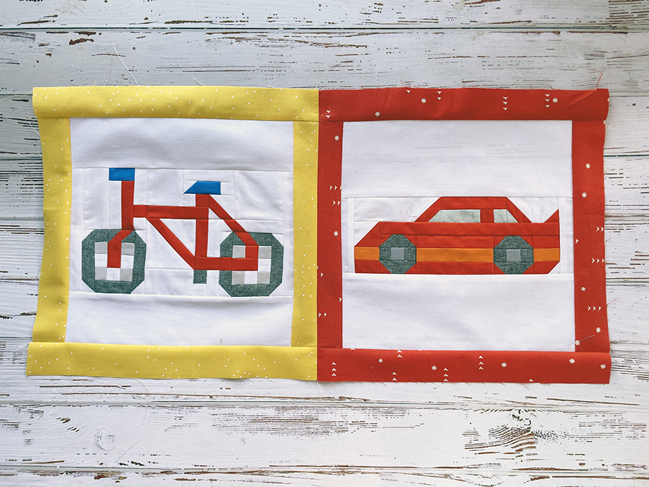 Doppelseite mit Fahrrad und Rennwagen Quilt Block